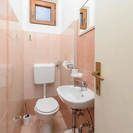 Mit Privatpool Fuer 8 Personen Ca 150 Qm In Cokuni, Istrien Suedkueste Von Istrien Holiday home