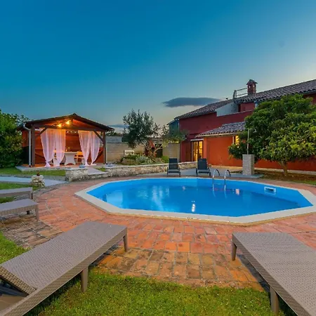 Mit Privatpool Fuer 8 Personen Ca 150 Qm In Cokuni, Istrien Suedkueste Von Istrien