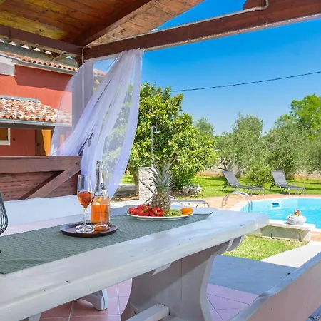 Mit Privatpool Fuer 8 Personen Ca 150 Qm In Cokuni, Istrien Suedkueste Von Istrien * Mutvoran